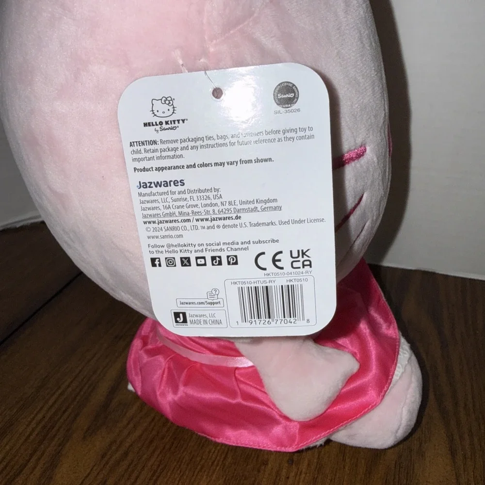 Hello Kitty and Friends: Pink Monochrome Hello Kitty 12